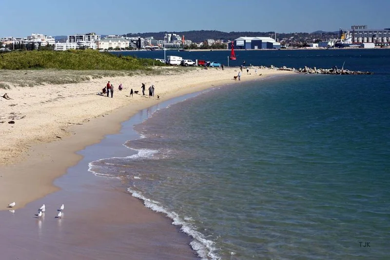 Horseshoe Beach, inside the harbour by Nobbys